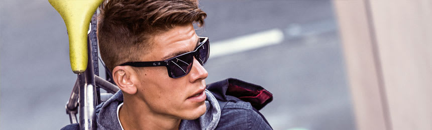 Cyclist wearing Oakley frames with Photochromatic Lenses